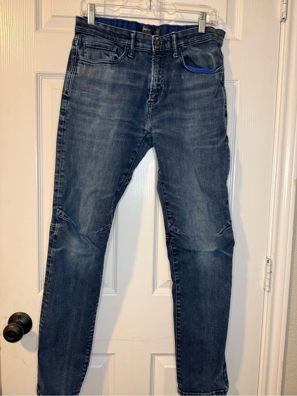 GAP Slim Straight Jeans in Dark Blue Wash